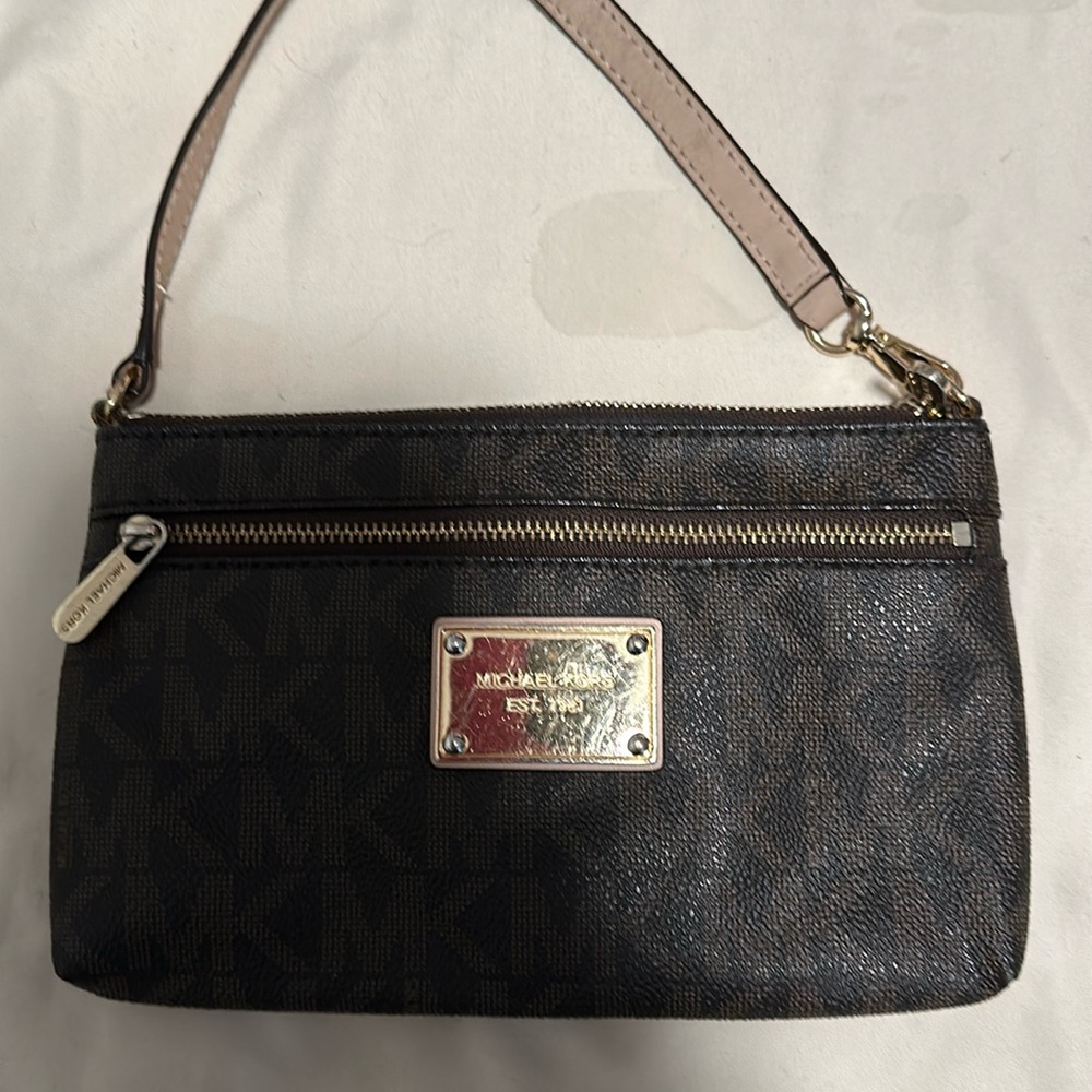 Micheal Kors Wristlet!